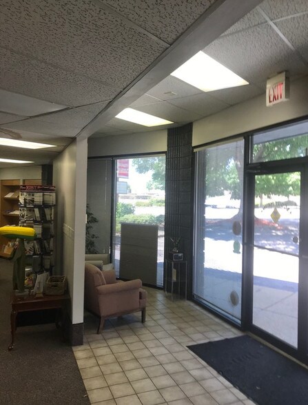 More Photos Of 1841 Norman Dr, Valdosta Office For Sale