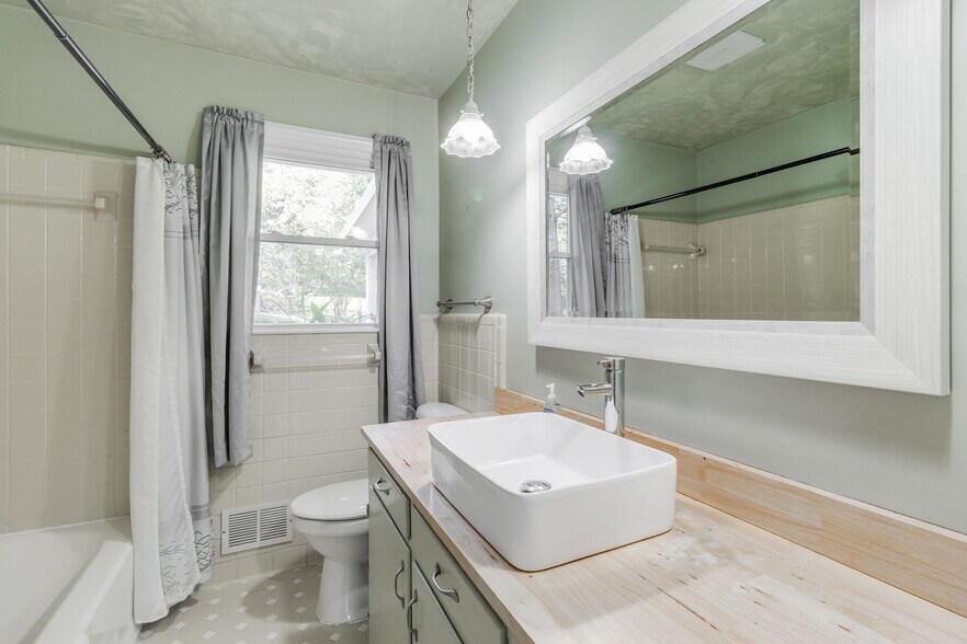 More Photos Of 161 Chapin Rd, Chapin Loft Creative Space For Sale