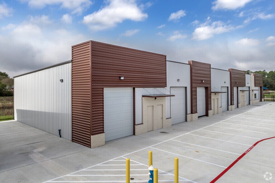 More Photos Of 8028 Dowdell Rd, Tomball Unknown For Lease