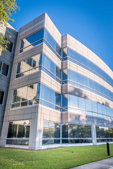 More Photos Of 4000 Faber Place Dr, North Charleston Office For Lease