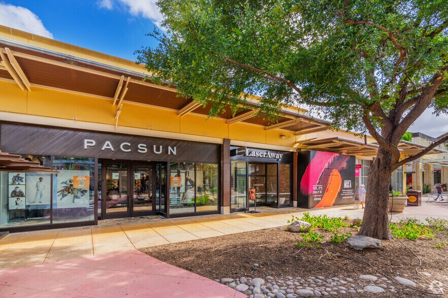 More Photos Of 15900 La Cantera Pky, San Antonio Unknown For Lease