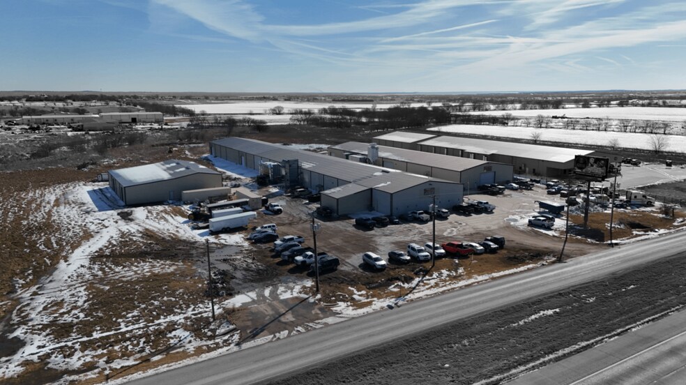 More Photos Of 12699 S Interstate 35, Valley View Warehouse For Sale