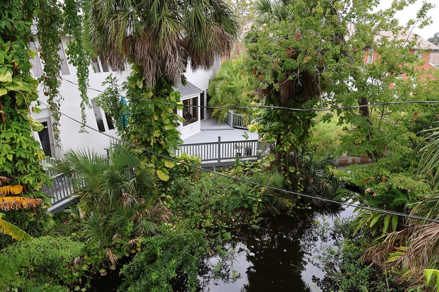 More Photos Of 2231-2233 Nursery Rd, Clearwater Loft Creative Space For Lease