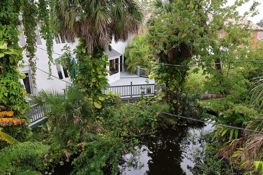 More Photos Of 2231-2233 Nursery Rd, Clearwater Loft Creative Space For Lease