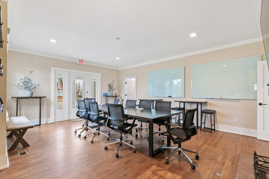 More Photos Of 1890 W Littleton Blvd, Littleton Office For Sale
