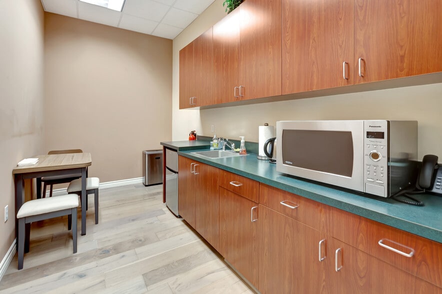 More Photos Of 26501 Rancho Pky S, Lake Forest Medical For Sale