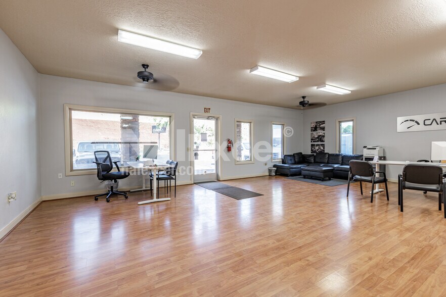 More Photos Of 465 S Bluff St, St George Health Club For Lease