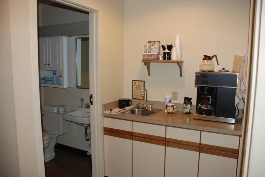 More Photos Of 1605 Perrysburg Holland Rd., Maumee Office For Sale