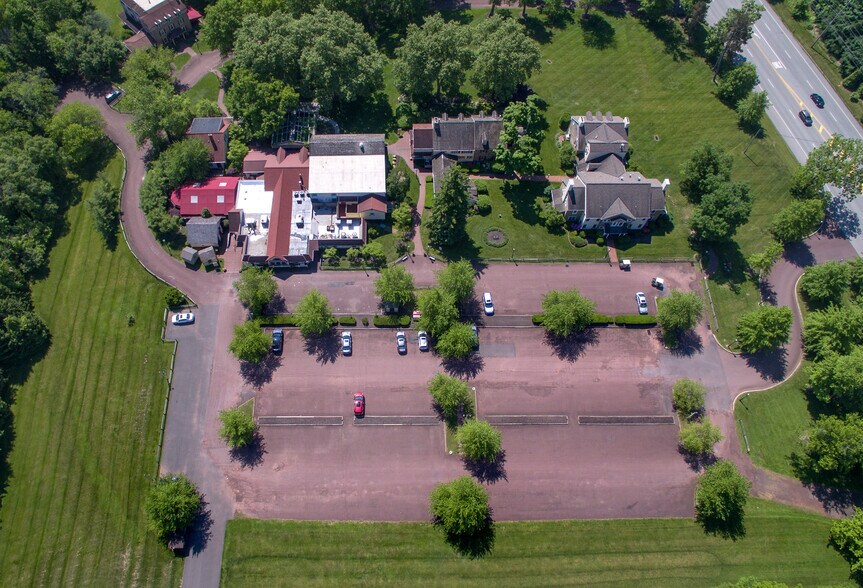 More Photos Of 1005 Horsham Rd, North Wales Hotel For Sale