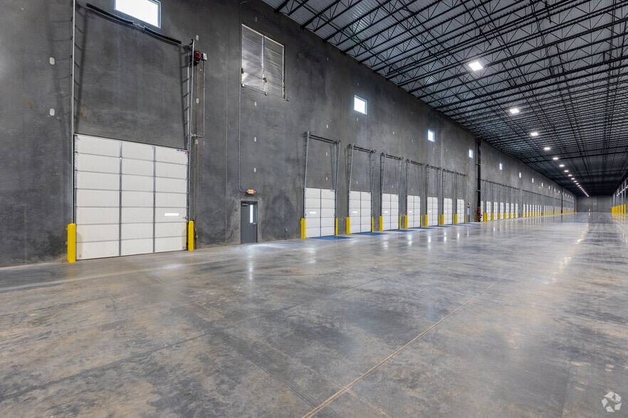 More Photos Of 134 Long Rd, Williamston Distribution For Sale