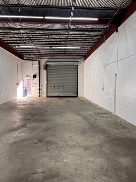 More Photos Of 151 Industrial Loop, Staten Island Storefront Retail Office For Sale