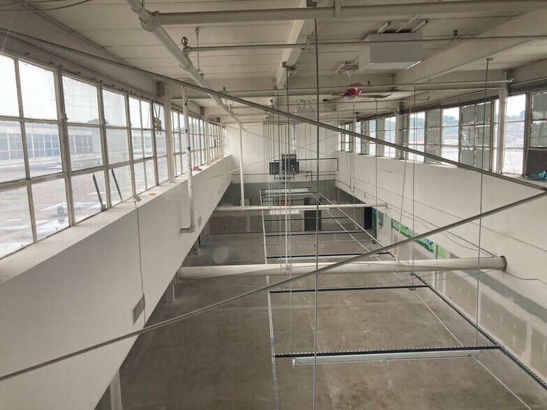 More Photos Of 1265 Hartrey Ave, Evanston Light Manufacturing For Lease