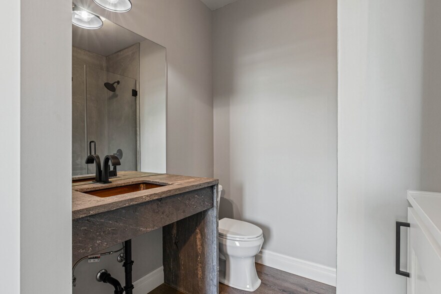 More Photos Of 30048 Yosemite Blvd, La Grange Bar For Sale