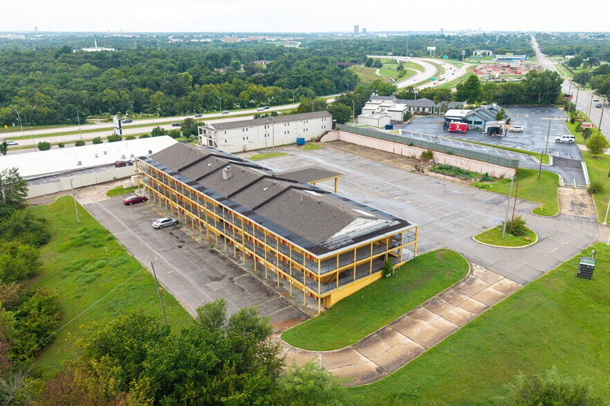 Primary Photo Of 1400 NE 63rd St, Oklahoma City Hotel For Sale