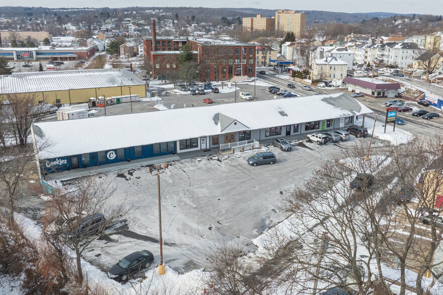 More Photos Of 118 Cambridge St, Worcester Unknown For Lease