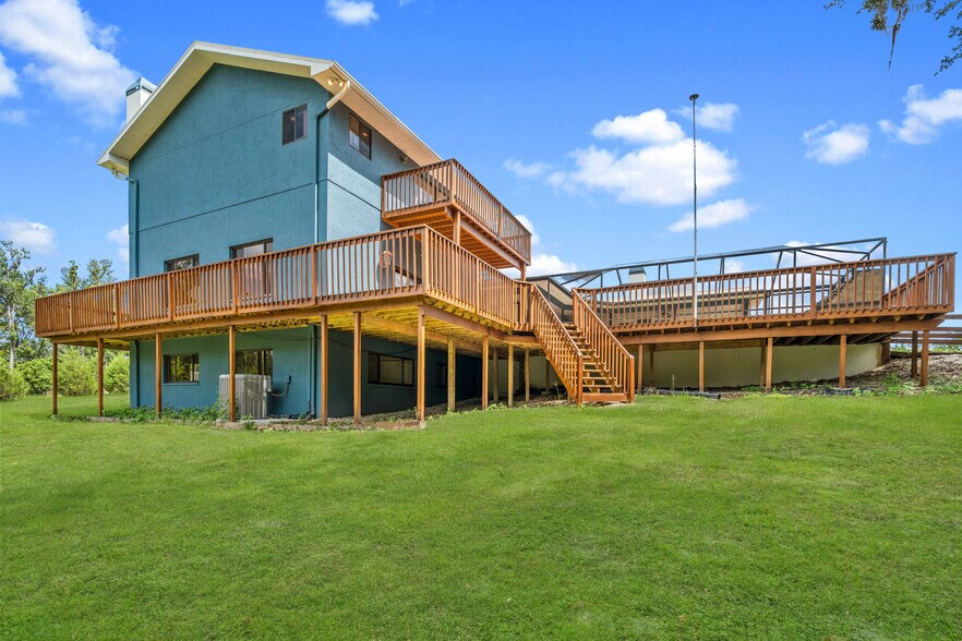More Photos Of 27255 Hickory Hill Rd, Brooksville Specialty For Sale
