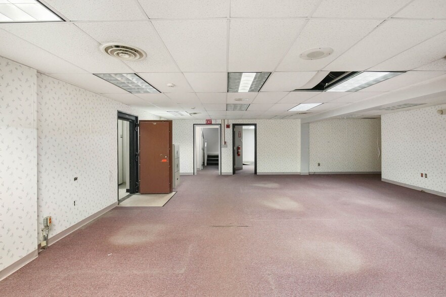 More Photos Of 1 N Main St, Webster Bank For Sale