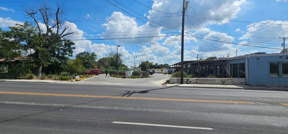 More Photos Of 1602 E Houston St, San Antonio Restaurant For Lease
