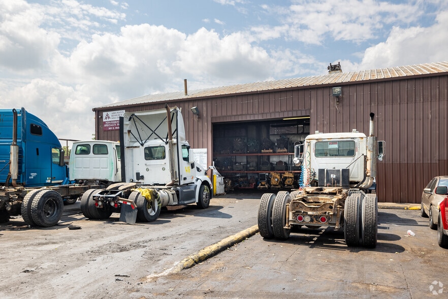 More Photos Of , Chicago Unknown For Sale