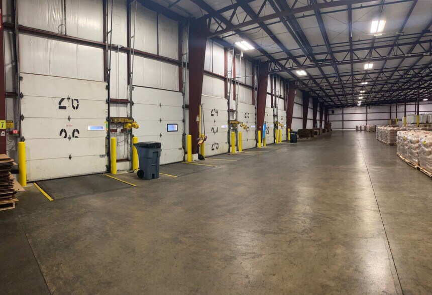 More Photos Of 3605 Concord, Weston Industrial For Lease