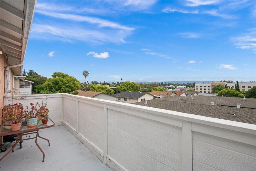 More Photos Of 25583 Spring Dr, Hayward Multifamily For Sale