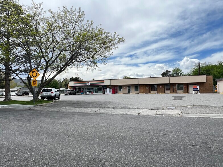 More Photos Of 415 Wright Ave, Richland Freestanding For Lease