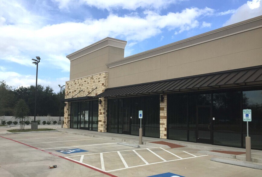 More Photos Of 15003 Highway 6, Rosharon General Retail For Lease