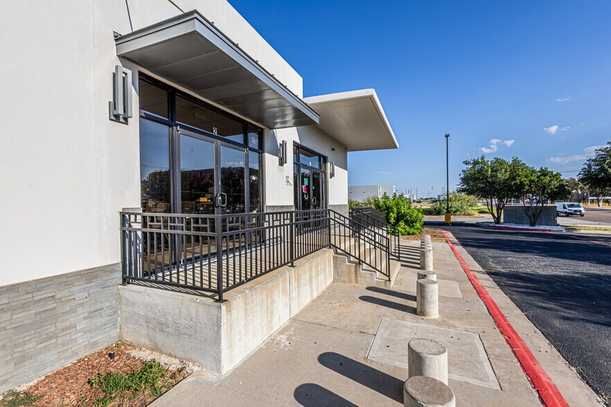 More Photos Of 2331 Endeavor, Laredo General Retail For Sale