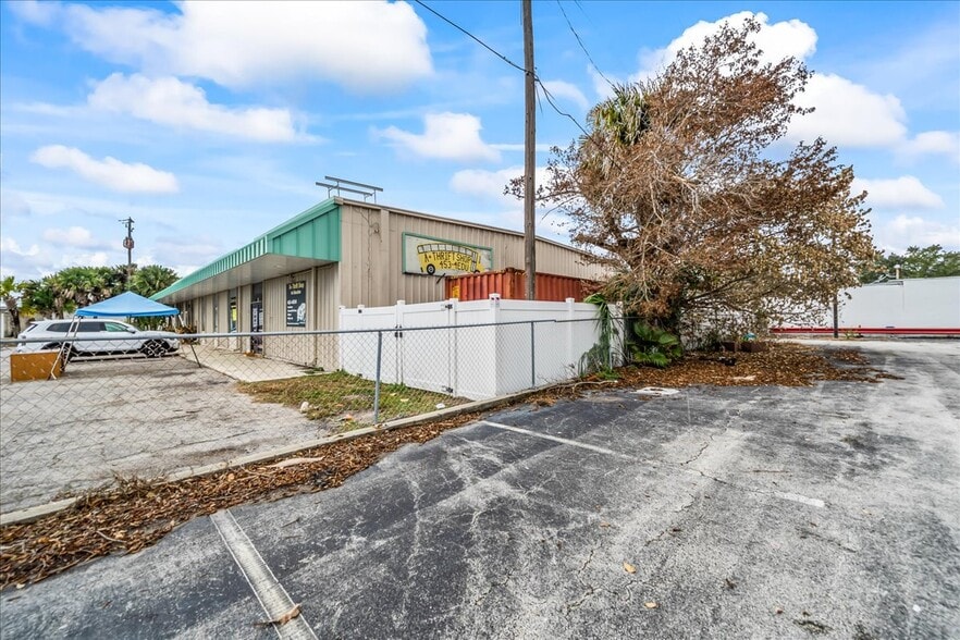 More Photos Of 95-99 S Plumosa St, Merritt Island General Retail For Sale