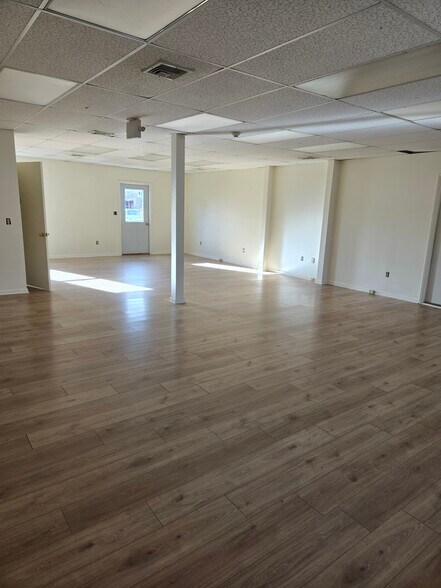 More Photos Of 10 Bluff Ave, Clinton Medical For Sale