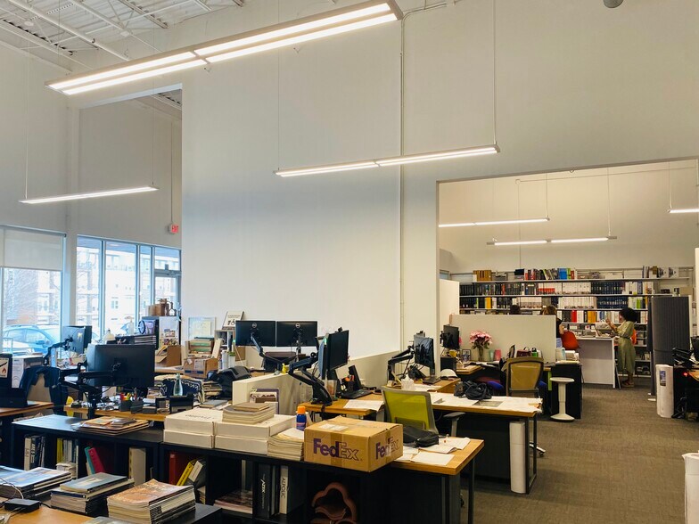 More Photos Of 2301 E Riverside Dr, Austin Storefront Retail Office For Lease