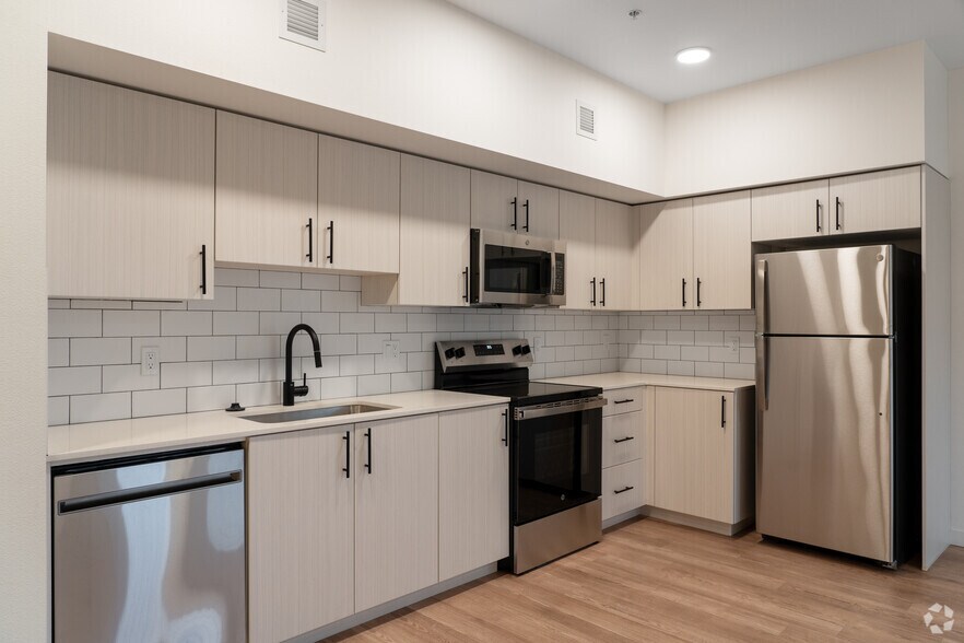More Photos Of 492 NE 2nd St, Gresham Apartments For Lease
