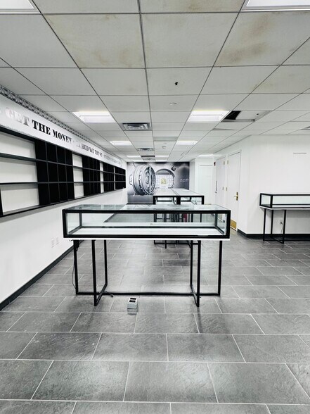 More Photos Of 30-75 Steinway St, Astoria Bank For Sale