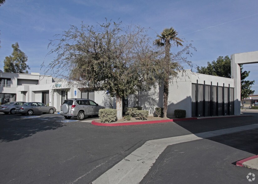 More Photos Of 12755 Brookhurst St, Garden Grove Office For Lease