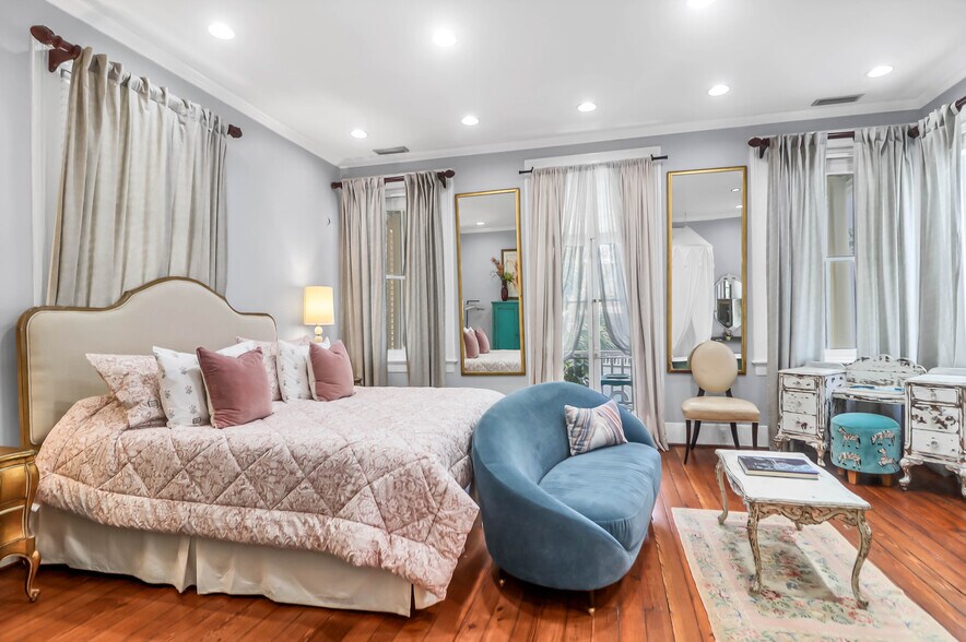 More Photos Of 78 Society St, Charleston Specialty For Sale