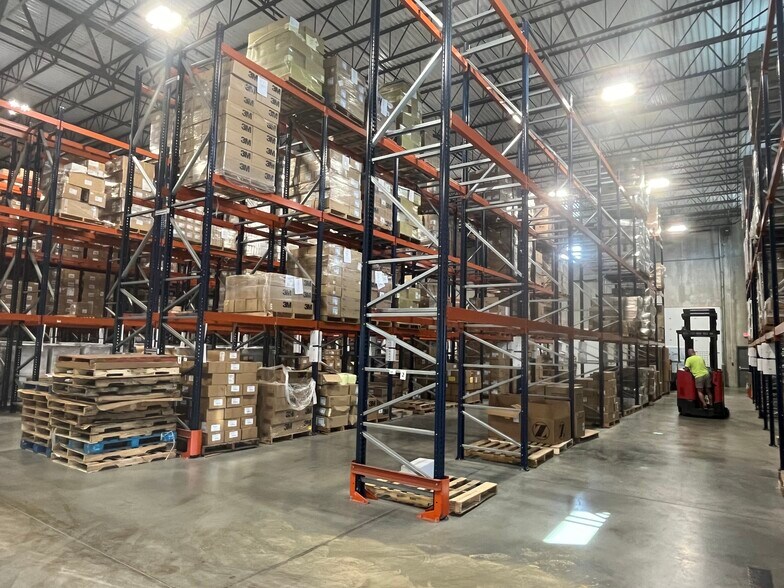 More Photos Of 26550 Bluestone Blvd, Euclid Light Manufacturing For Lease