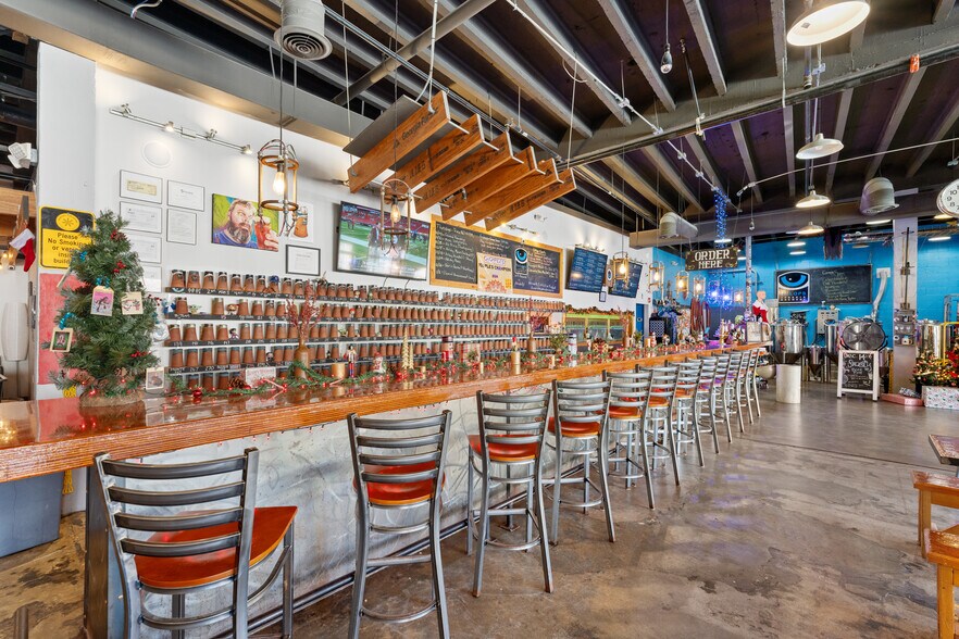 More Photos Of 197 E St John St, Spartanburg Restaurant For Lease