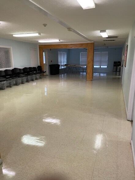 More Photos Of 9055 & 9067 Veterans Parkway, Columbus Specialty For Lease