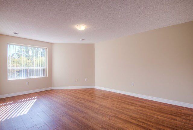 More Photos Of 50 Richmond St E, Oshawa Apartments For Sale