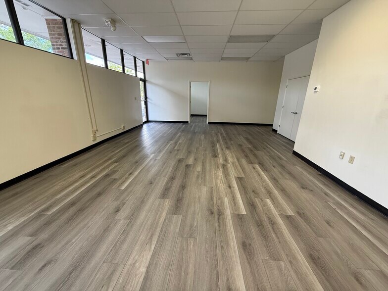 More Photos Of 3150-3160 Magic Hollow Blvd, Virginia Beach Loft Creative Space For Sale