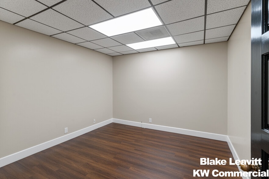 More Photos Of 510 S 9th St, Las Vegas Office For Sale