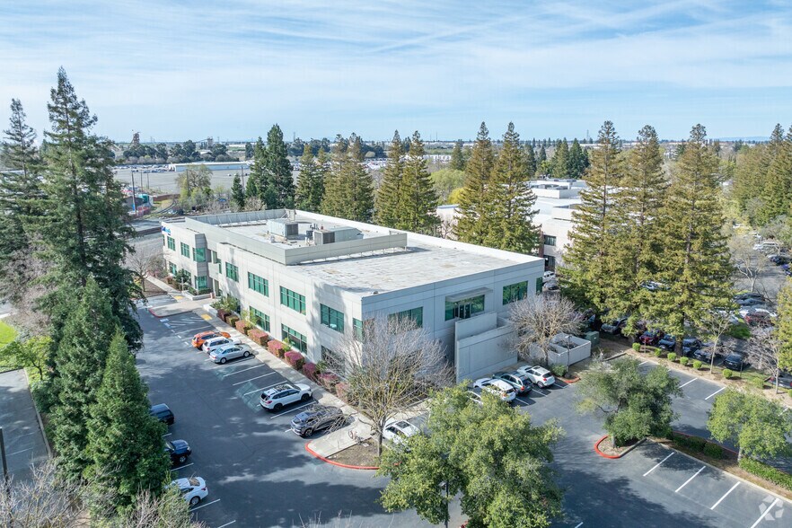 More Photos Of 8775 Folsom Blvd, Sacramento Office For Sale
