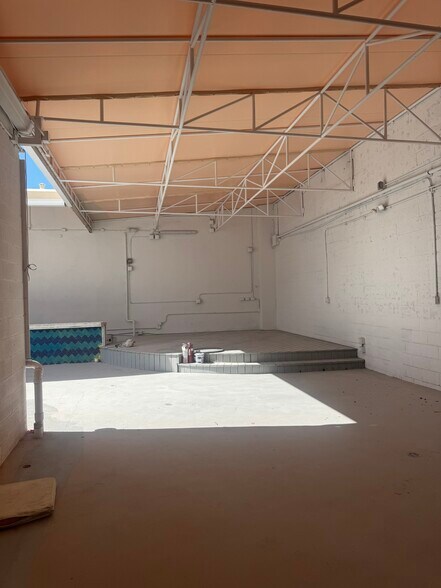 More Photos Of 345 NW 24th St, Miami Storefront Retail Office For Sale