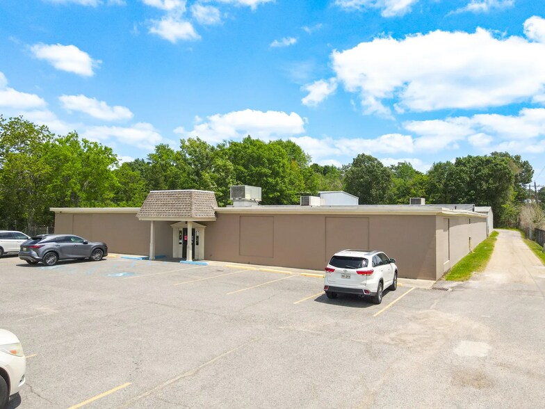 More Photos Of 6545 Airline Hwy, Baton Rouge Showroom For Lease