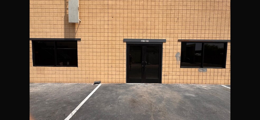 More Photos Of 111 S Dobson Rd, Mesa Unknown For Lease