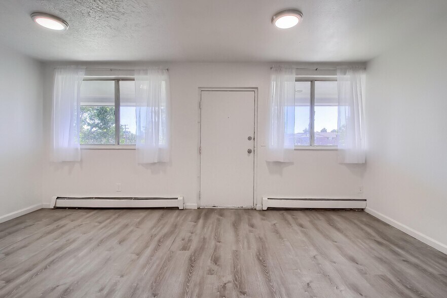 More Photos Of 1422 Macon St, Aurora Apartments For Sale