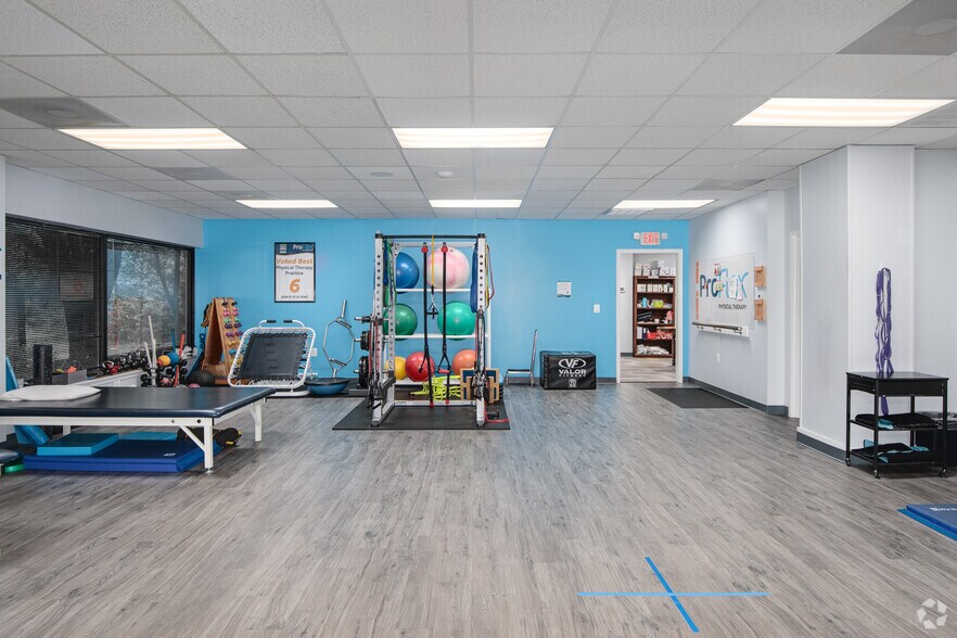 More Photos Of 22738 Maple Rd, Lexington Park Office For Sale