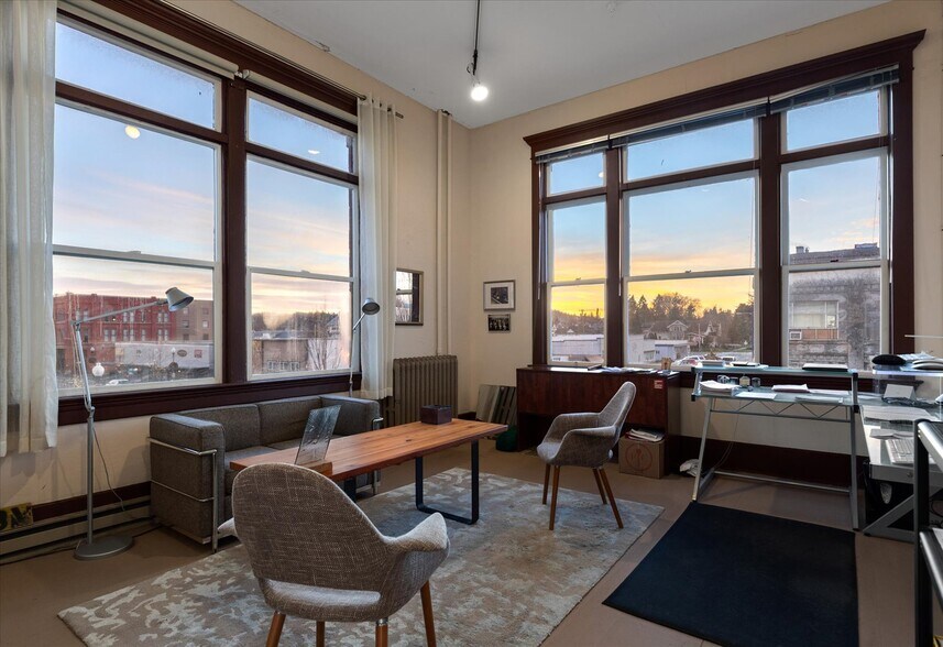 More Photos Of 619 Commercial Ave, Anacortes Storefront Retail Office For Sale