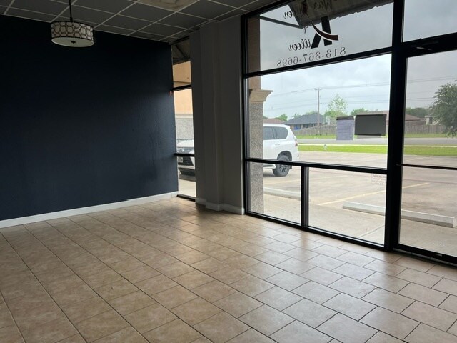 More Photos Of 403 E Stan Schlueter Loop, Killeen Freestanding For Lease