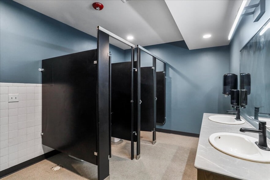 More Photos Of 985 Baltimore Pike, Gettysburg Storefront For Sale